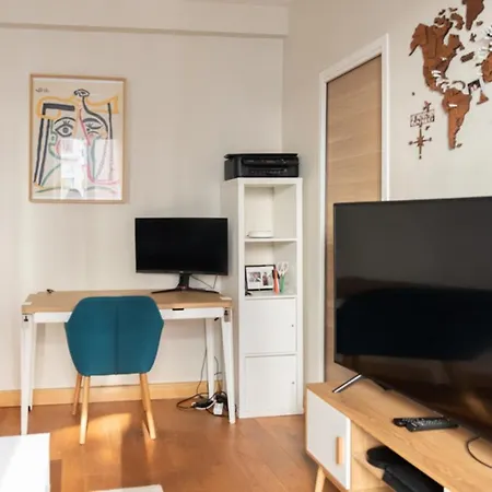 Апартаменты Nice 32m Quick Access To Paris And La Defense *