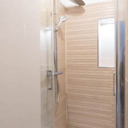 Nice 32m Quick Access To Paris And La Defense Апартаменты *